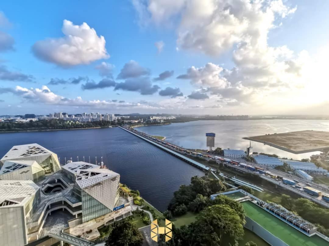 R&F Princess Cove Ciq Premium Sea & City View Suites By Neo Джохор Бахру Екстериор снимка
